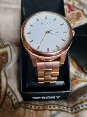 roxy gold watch